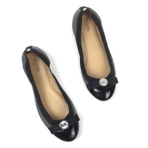 Michael Kors leather ballet flat cap toe comfort